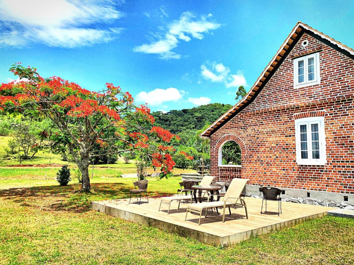 Aconchegante Casa De Hospedagem Enxaimel Тимбо Экстерьер фото